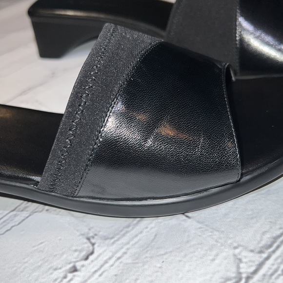 A. Marinelli Black Leather Low Heeled Sandals - Size 8.5 M - Picture 16 of 16